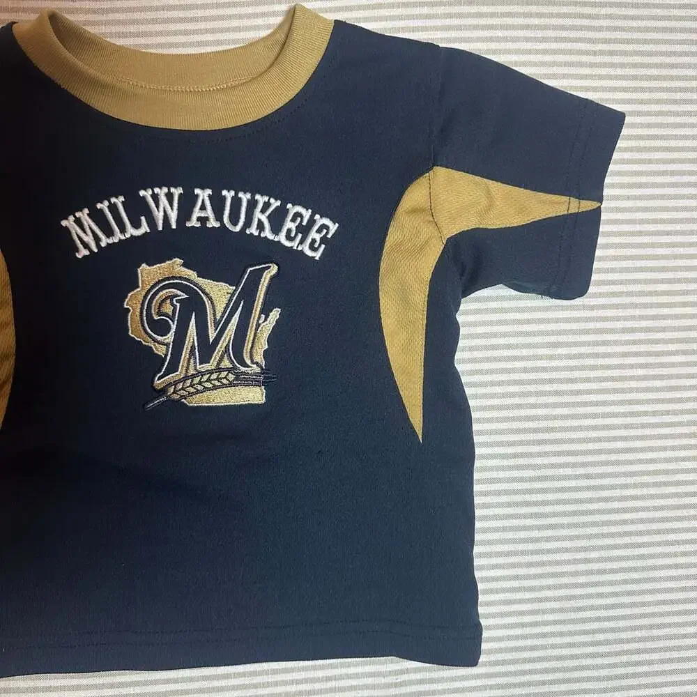 Team Athletics milwaukee brewers